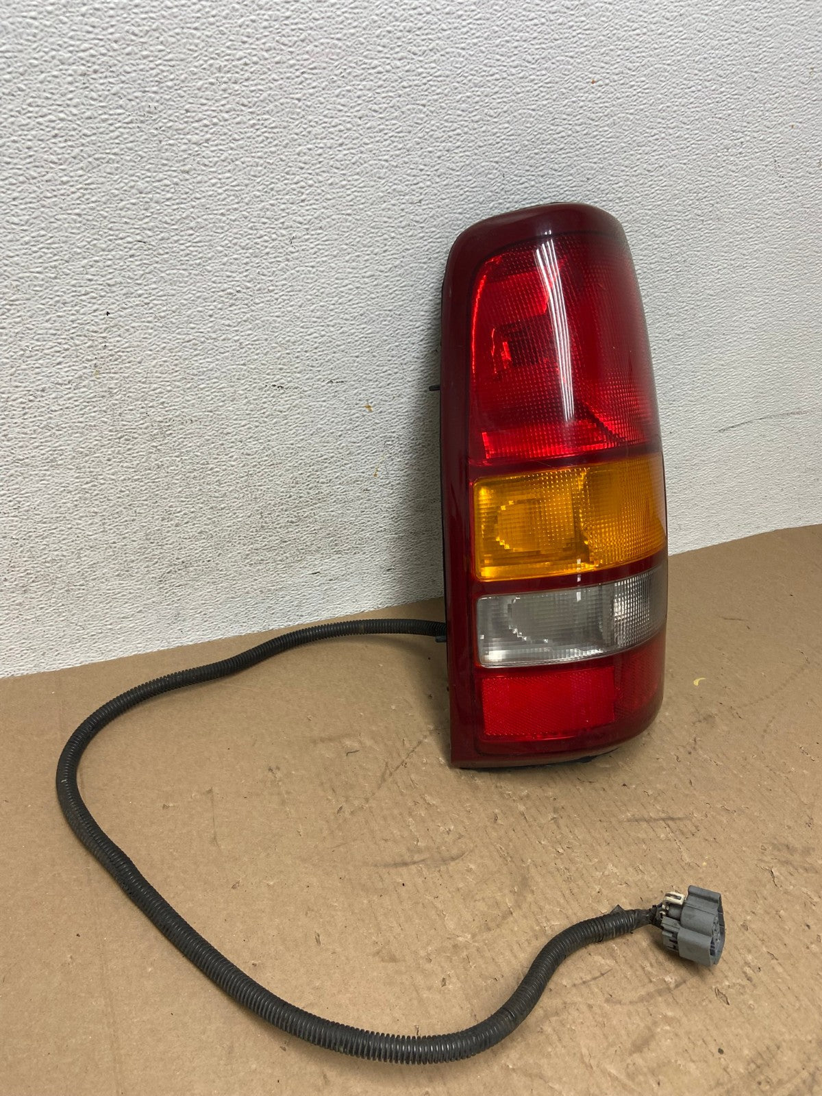 1999-2002 Chevrolet Silverado 1500 Left Driver Lh Side Tail light AD7782 LK2