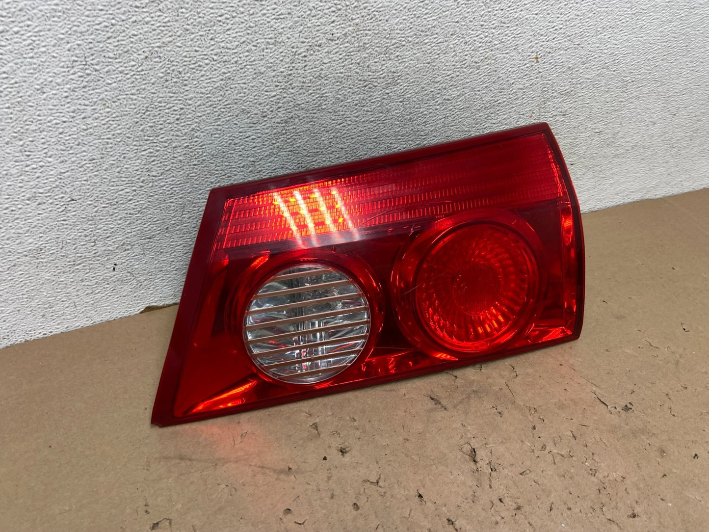 2006 to 2010 Toyota Sienna Right Passenger RH Inner Tail Light AG43262