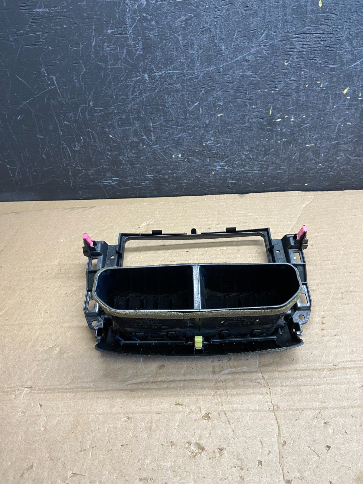 2004 to 2005 Toyota Rav4 Center Console Dash Radio Bezel Air Vent Trim af2050 DG4