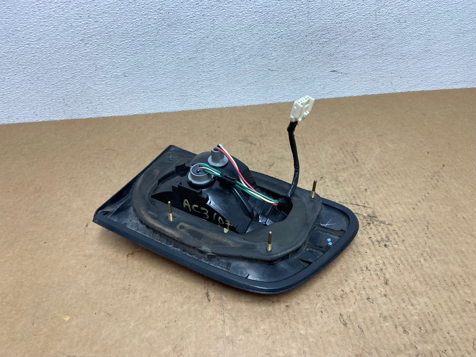 2001 2002 2003 Toyota Sienna Left Driver Lh Side Inner Tail Light OEM AC3107 LK5