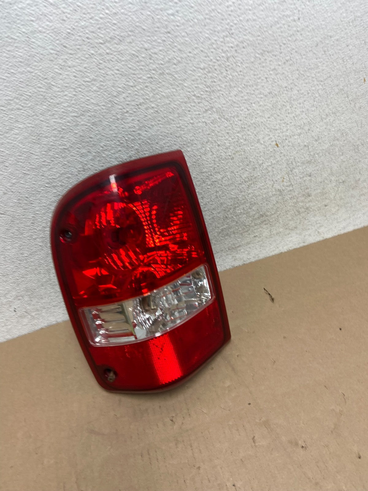 2006 to 2011 Ford Ranger Left Driver LH Side Tail Light AG6652 DW2