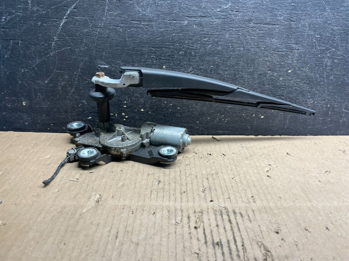 2012 to 2014 Ford Focus Rear Windshield Wiper Motor BV61-17K441-AA U9358 PS1
