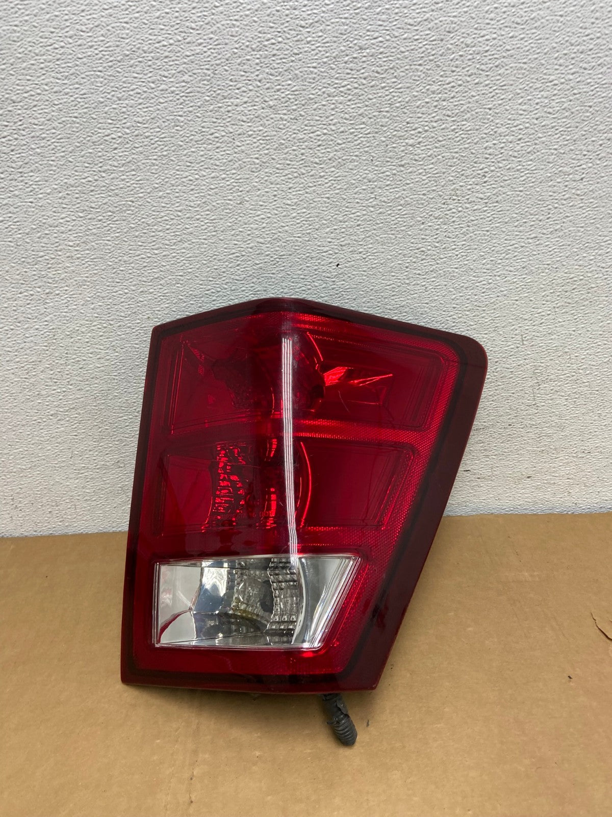 2005 - 2006 Jeep Grand Cherokee Right Passenger Rh Tail Light DEPO AC8344 LK0