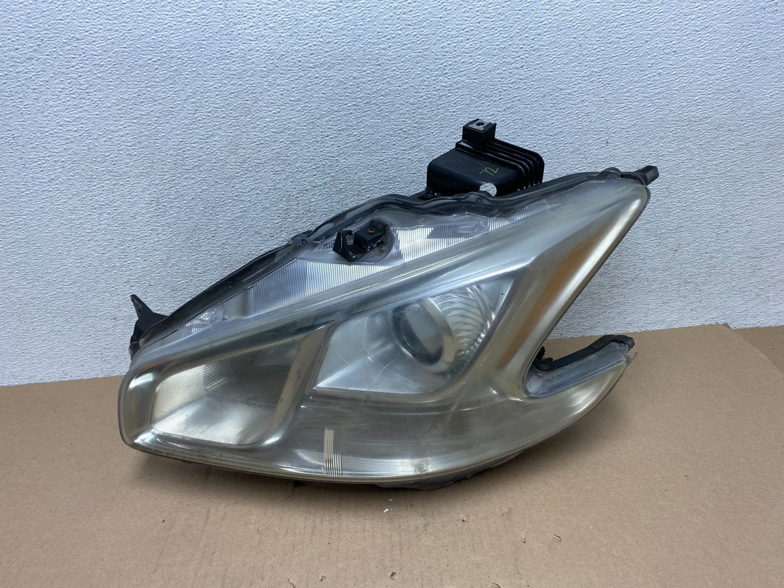 Halogen 2009 to 2014 Nissan Maxima Left Driver LH Side Headlight AG6619 DW0