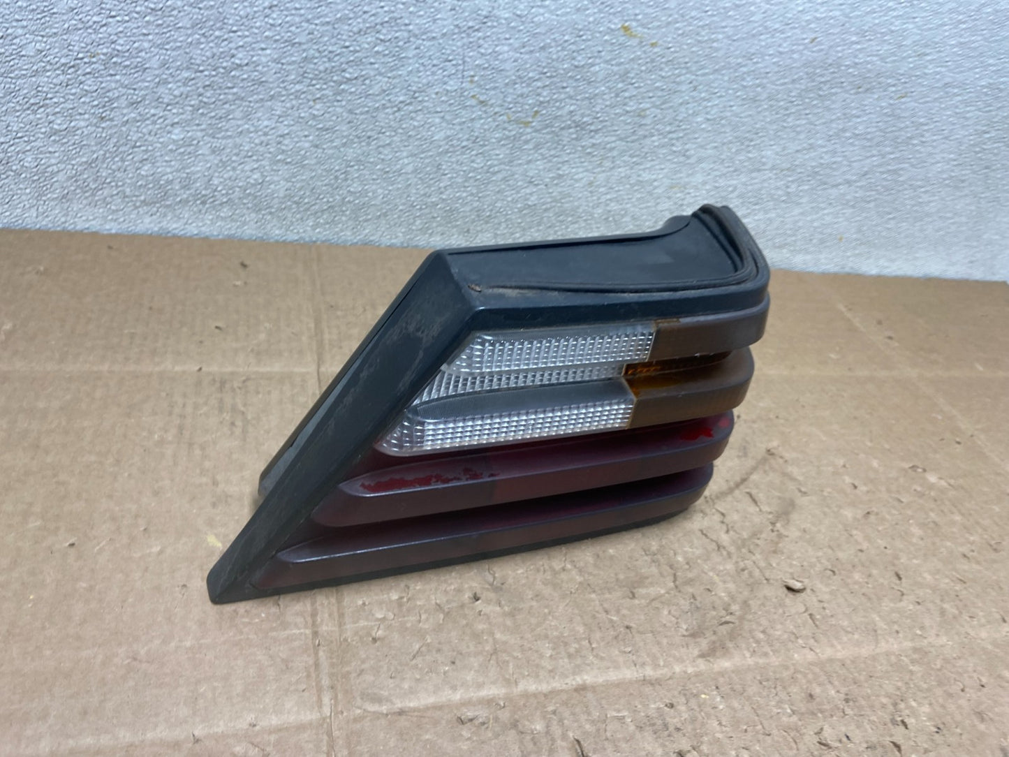 1994 to 1995 Mercedes E Class W124 Right Passenger RH Side Tail Light Y9000 DW2
