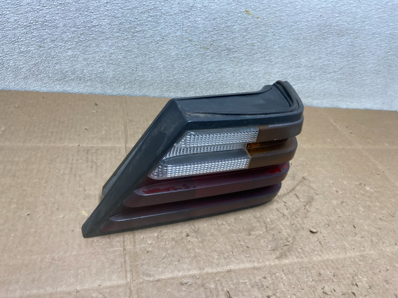 1994 to 1995 Mercedes E Class W124 Right Passenger RH Side Tail Light Y9000 DW2