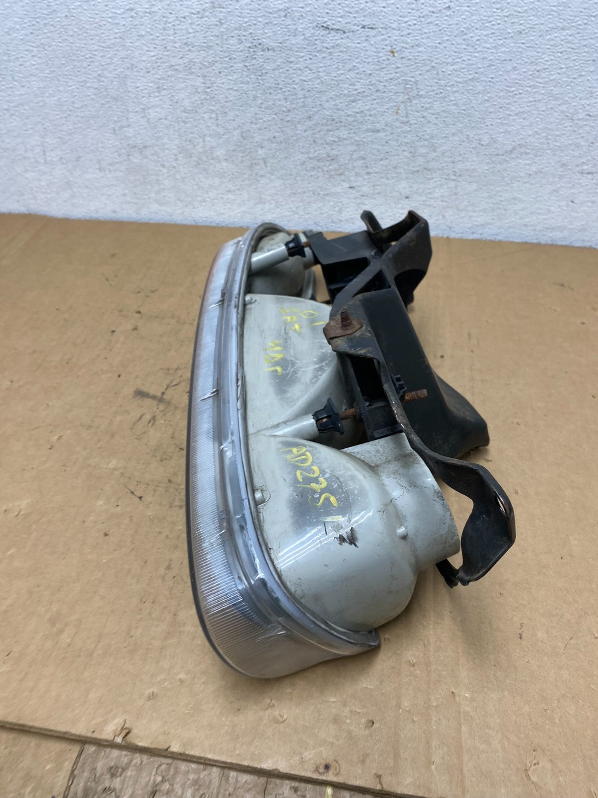 2000 - 2002 Saturn SL SL1 SL2 S Series Left Driver Halogen Headlight AD2751 DW6
