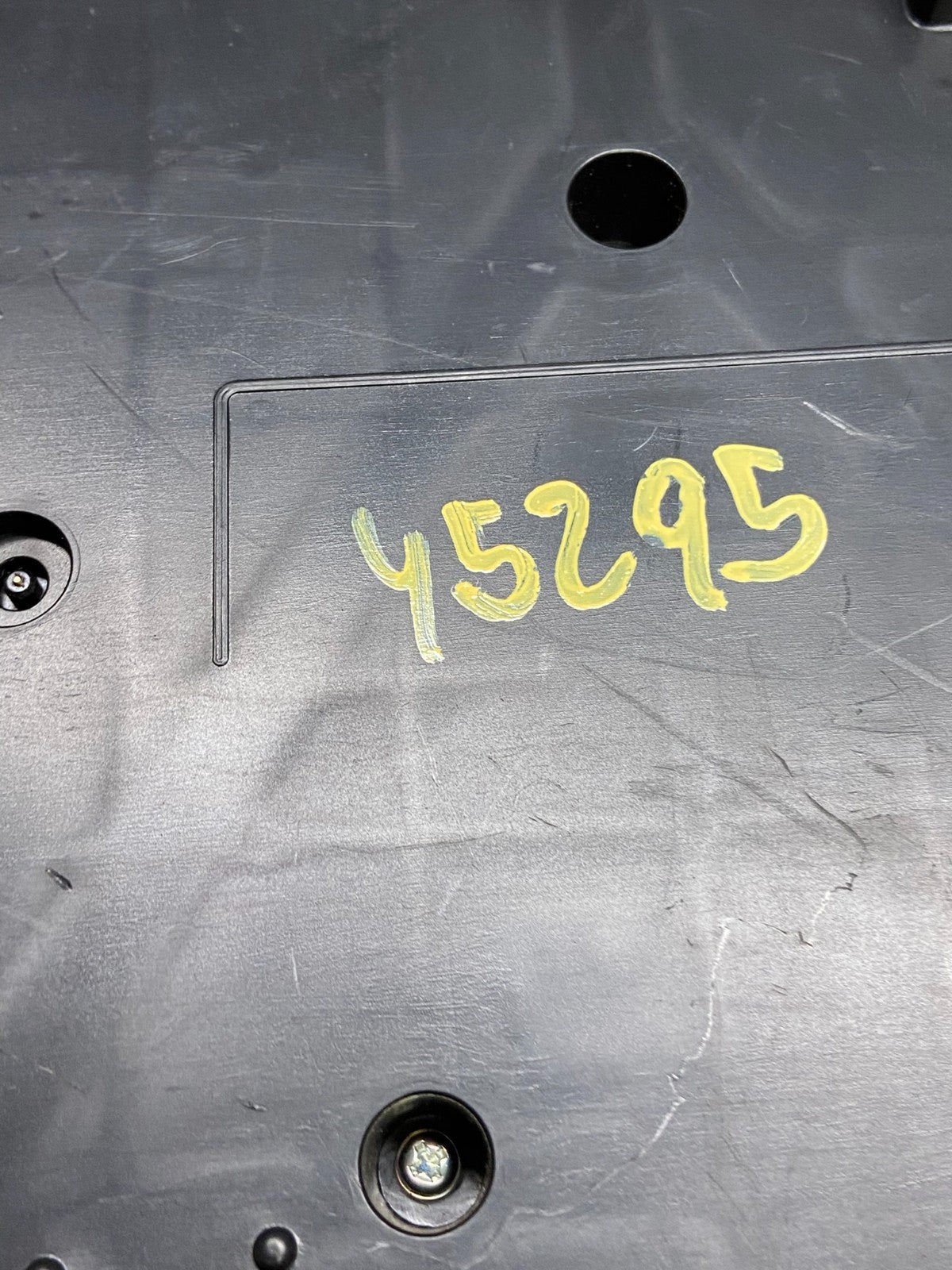 2008 to 2011 Chevrolet Tahoe Hybrid Cluster Gauge Speedometer ECM  y5295 DG6