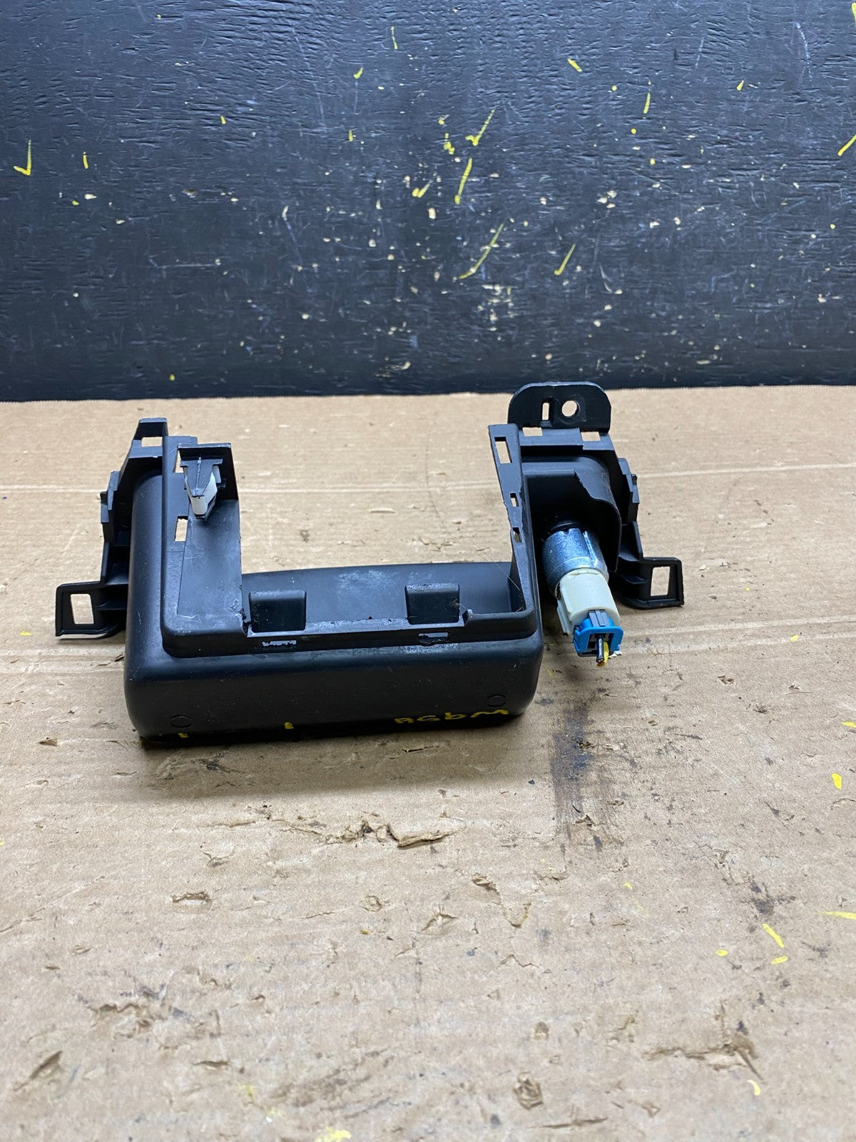 2007 to 2015 Mazda CX-9 Center Dashboard Pocket Box Power Outlet w9561 DG3