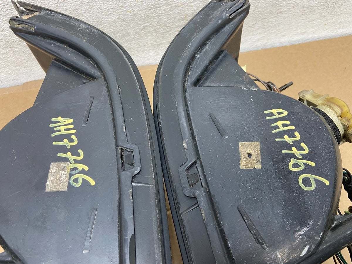 1989 to 1996 Chevrolet Beretta Left+Right Set Side Tail Light AH7766 DG9