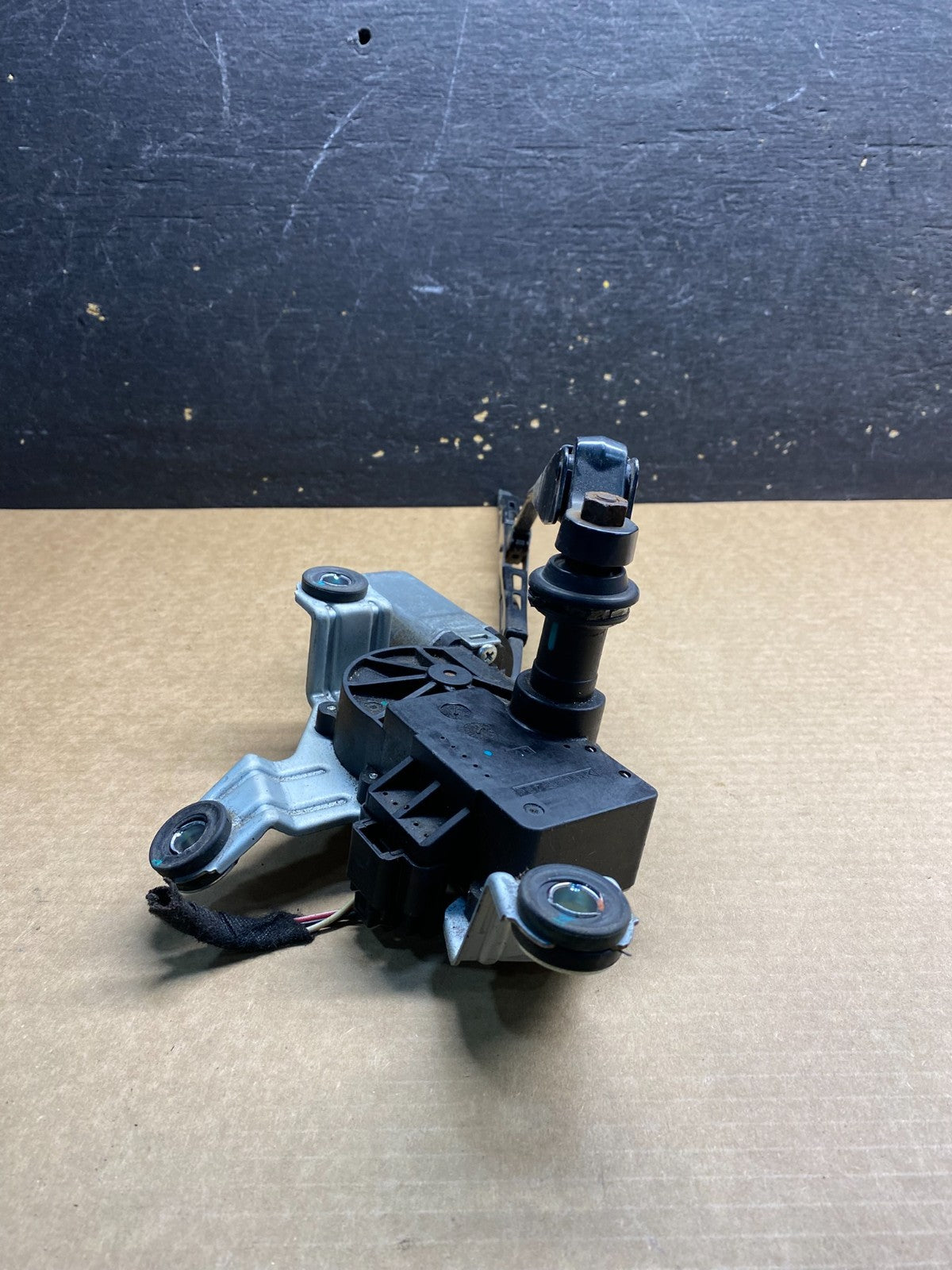 2010 to 2016 Cadillac SRX Rear Windshield Washer Wiper Motor z9037 DG4