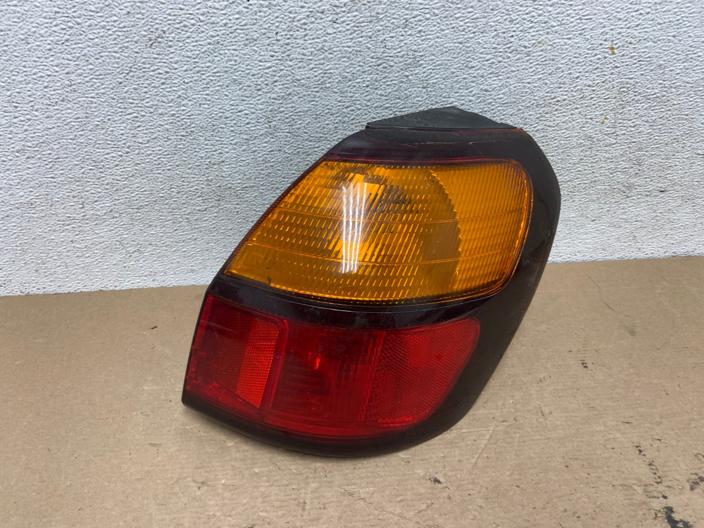 2001 to 2004 Subaru Legacy Outback Right Passenger Rh Tail Light AF4998 LK0