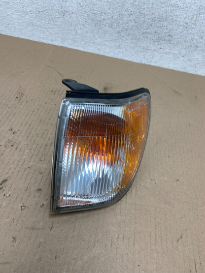 1999-2004 Nissan Pathfinder Front Left Driver Turn Signal AE7243 DW2