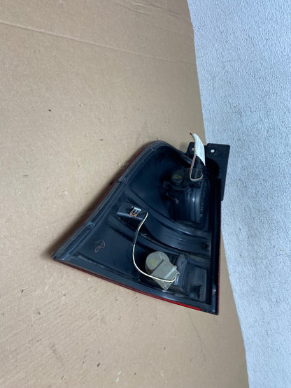 2004 to 2007 Ford Freestar Right Passenger RH Side Tail Light AD6437 LK3