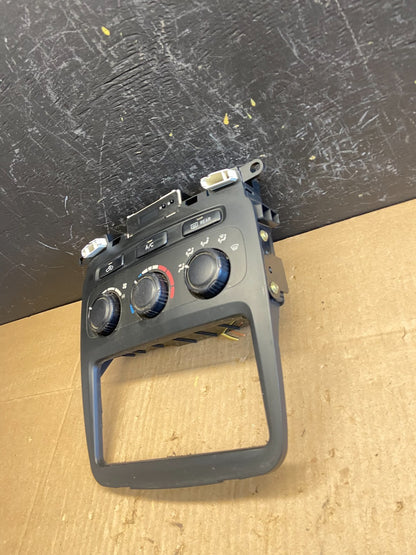 2001 to 2007 Toyota Highlander Climate Control Heater Radio Bezel AC9179 DG1