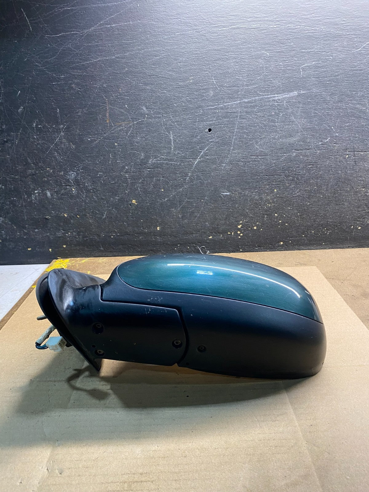 2001 to 2006 Toyota Sequoia Left Driver View Door Mirror OEM Z2529 MS3