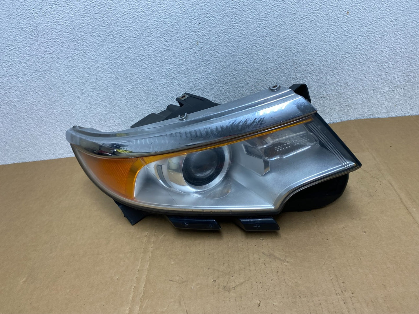 2011 to 2014 Ford Edge Front Right Passenger Headlight Halogen AC8418 DW0