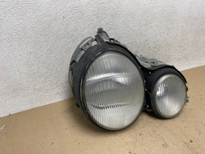 1996-1999 Mercedes E E320 E430 Right Passenger RH Side Headlight AH7625 DW1