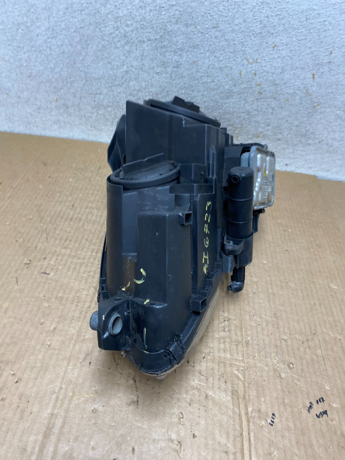 2008-2011 Mercedes C-Class C350 C300 Right Passenger Xenon Headlight AI6723 DW10