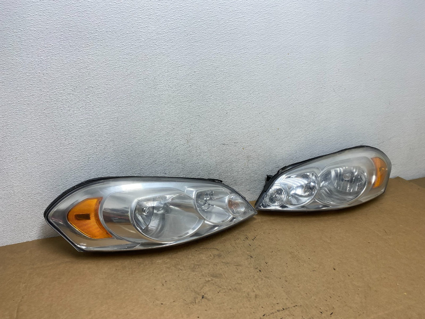 2006 - 2013 Chevrolet Impala Left+Right Set Headlights Halogen AD5246 DW2