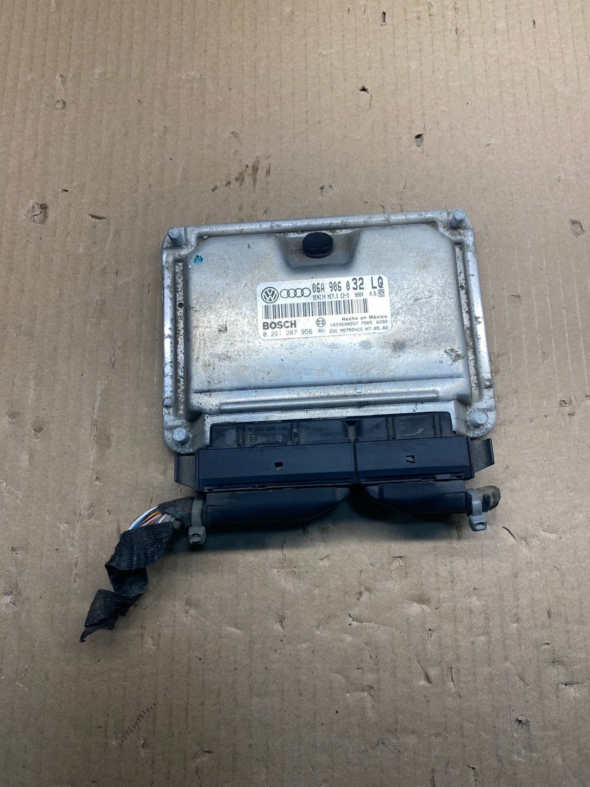 2002 2003 Volkswagen Jetta ECM Engine Control Unit ECU AH7466 D\G0