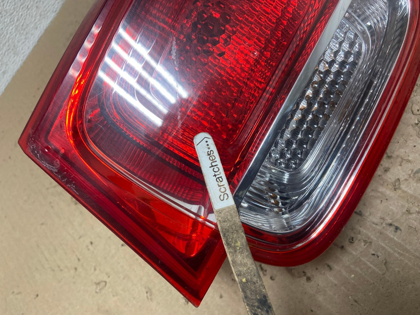 No Led Trim 2013-2015 Chevrolet Malibu Right Passenger Side Tail Light AF7180 LK3