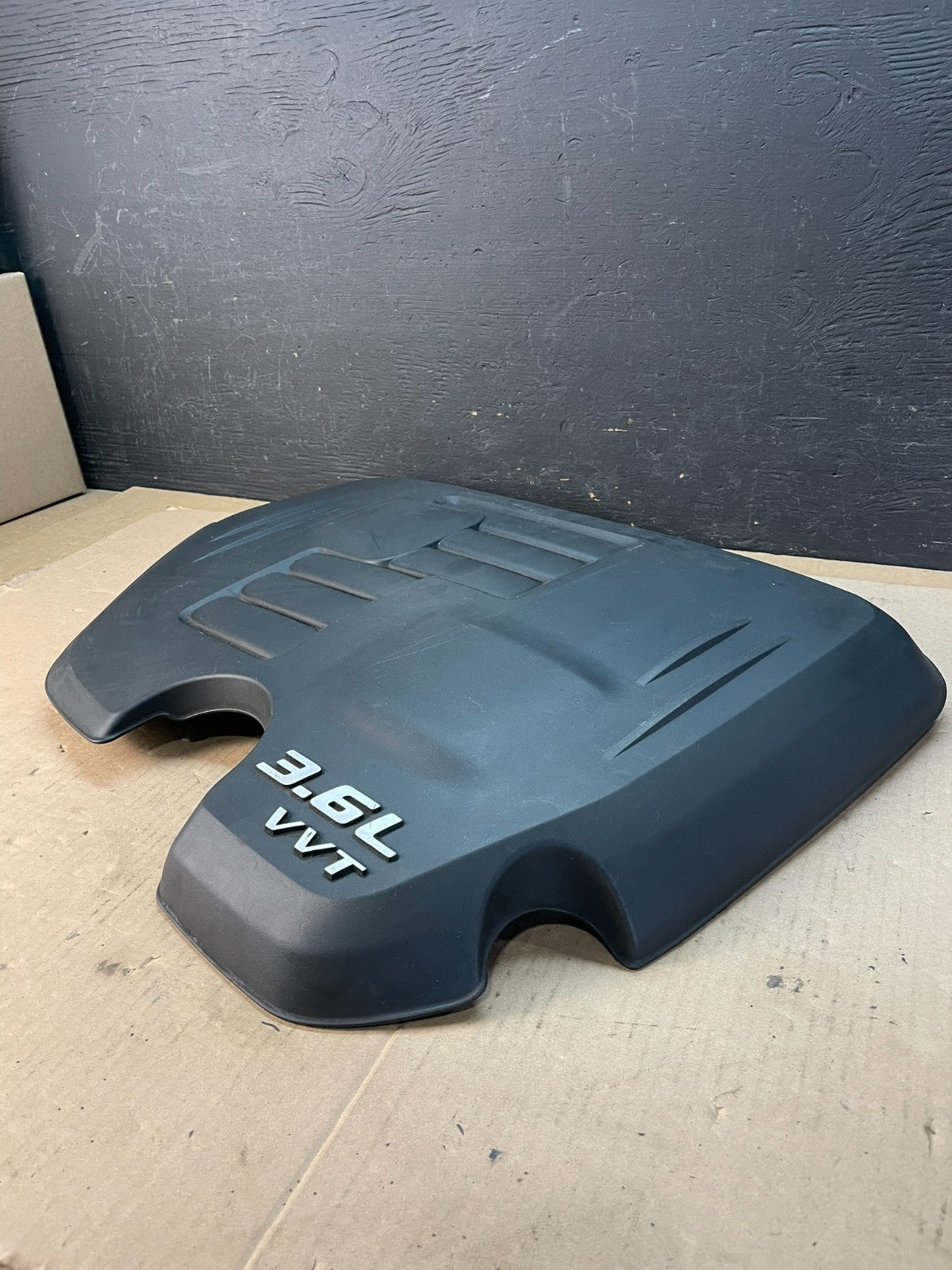 2011-2023 CHRYSLER 300 3.6L V6 Hemi Engine Motor Cover AD8429 DG2