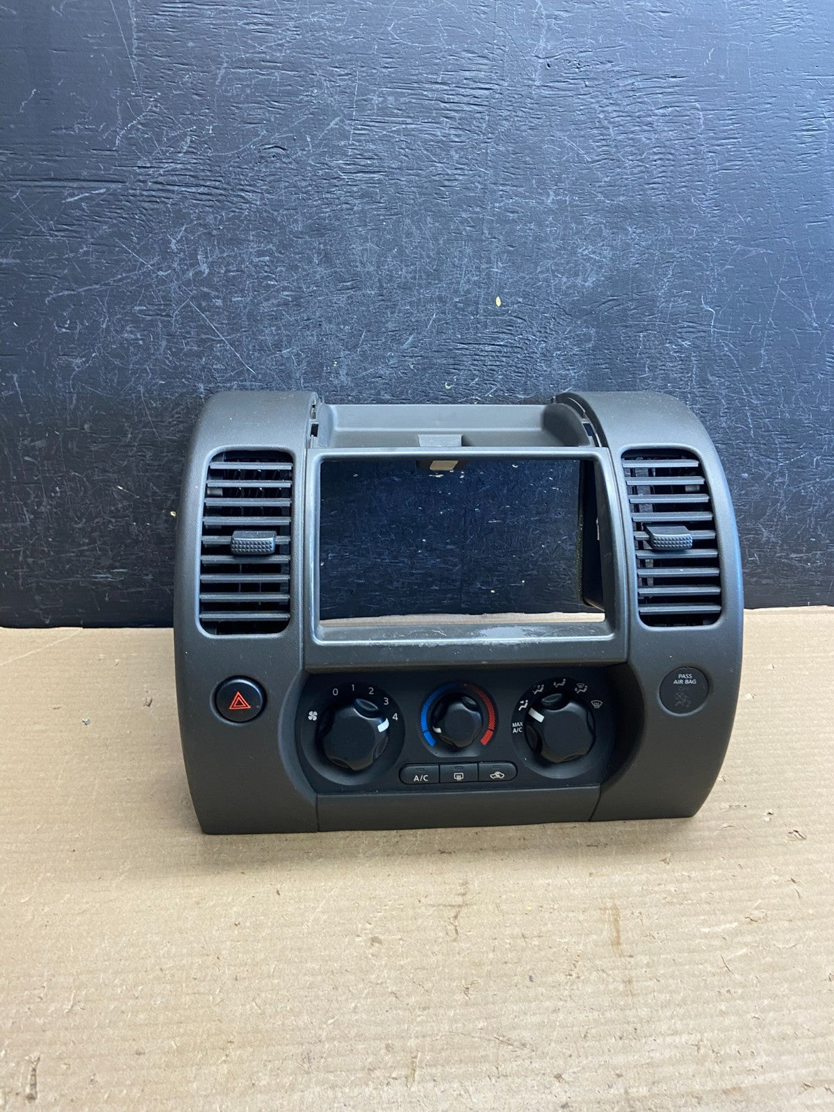 2005-2008 Nissan Pathfinder Radio A/C Heat Temperature Climate Control AH3821 DG0