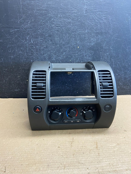 2005-2008 Nissan Pathfinder Radio A/C Heat Temperature Climate Control AH3821 DG0