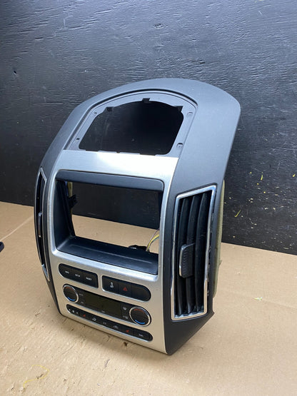 2007 - 2010 Ford Edge Heater Climate Control Radio Control Dash Bezel T4569 DG1
