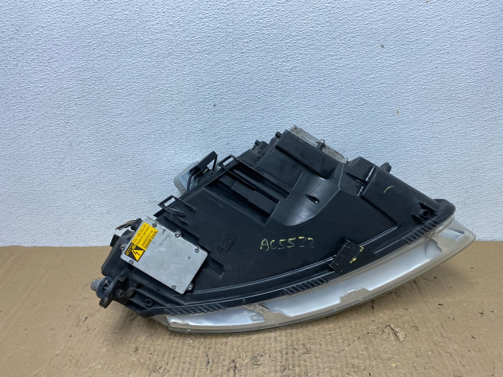 2005 to 2008 Audi A6 Left Driver Side Headlight Xenon HID OEM AC5522 DW8