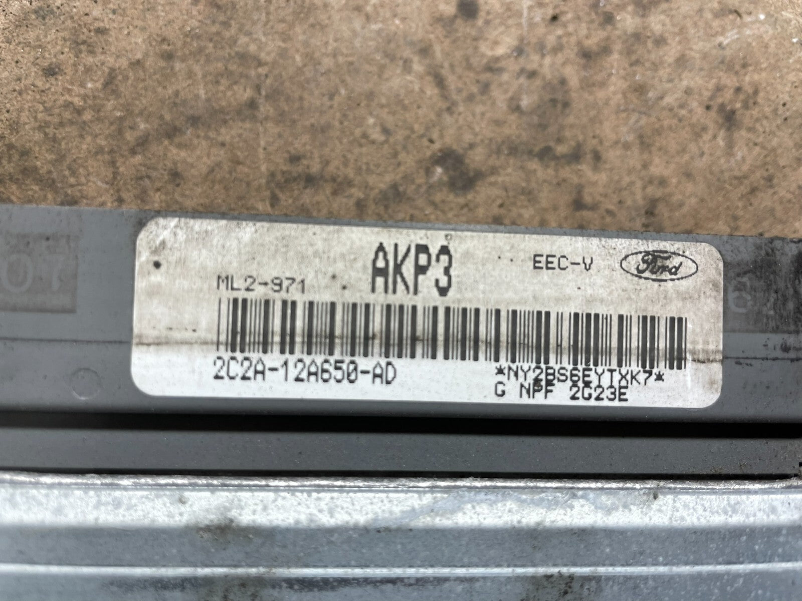 2002 Ford Van E150 4.6L Engine Control Module 2c2a-12a650-ad P7556 DG2