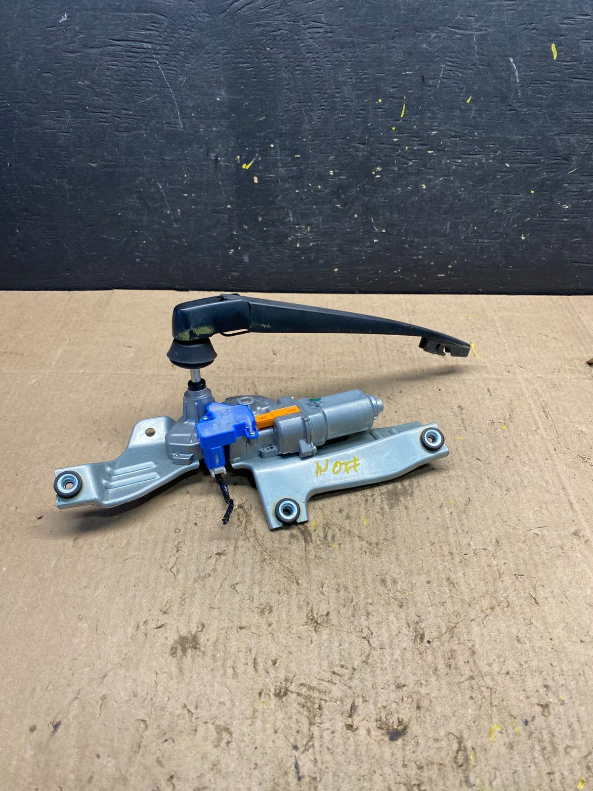 2010 to 2013 Subaru Forester Rear Windshield Washer Wiper Motor R8507 DG1