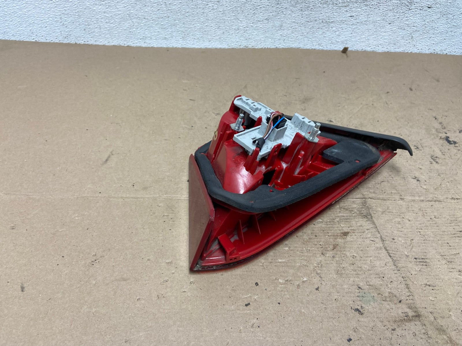 2012 to 2015 Volkswagen Passat Right Passenger Tail light inner AF4930 LK5