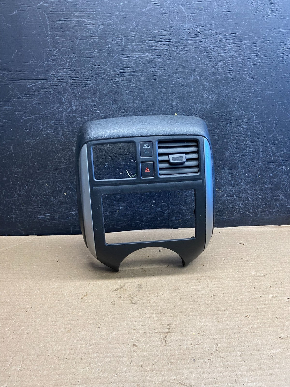 2012 to 2019 Nissan Versa Center Vent Dash Radio Trim Bezel AH3675 DG0