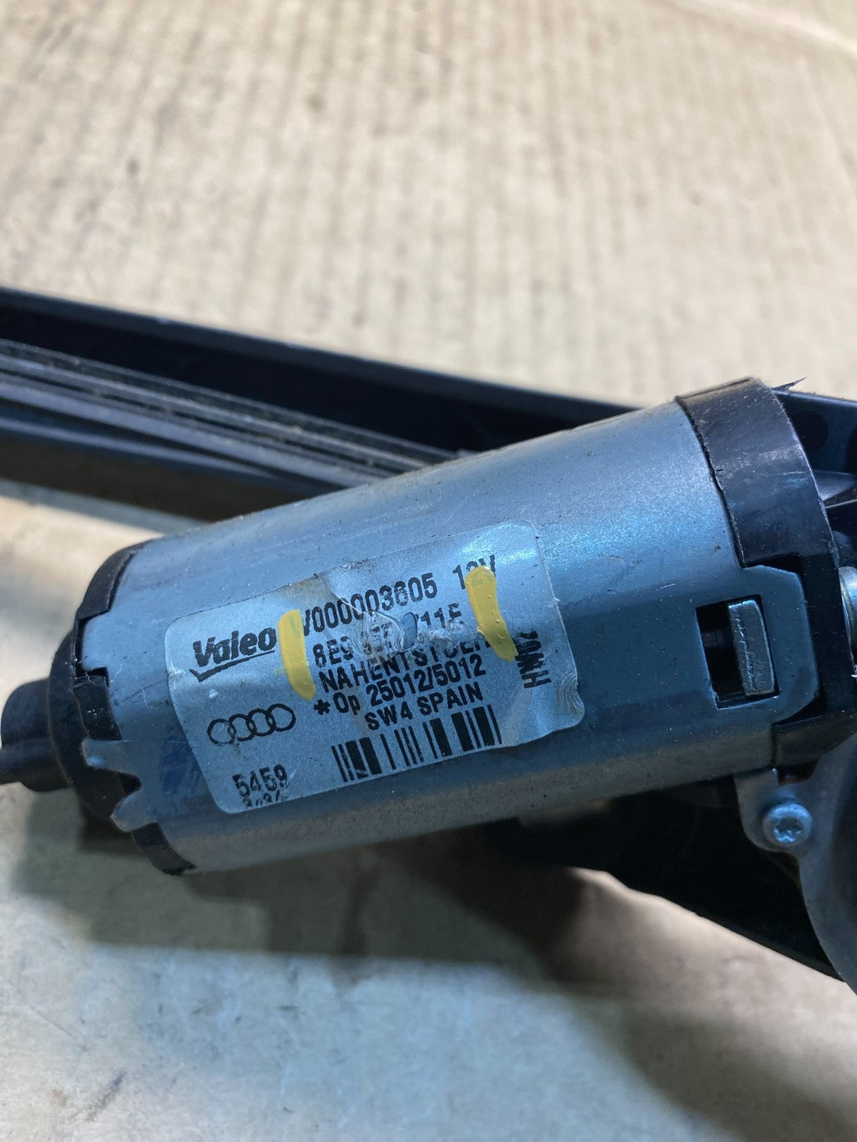 2007 to 2015 Audi Q7 Rear Windshield Washer Wiper Motor ab4012 DG6