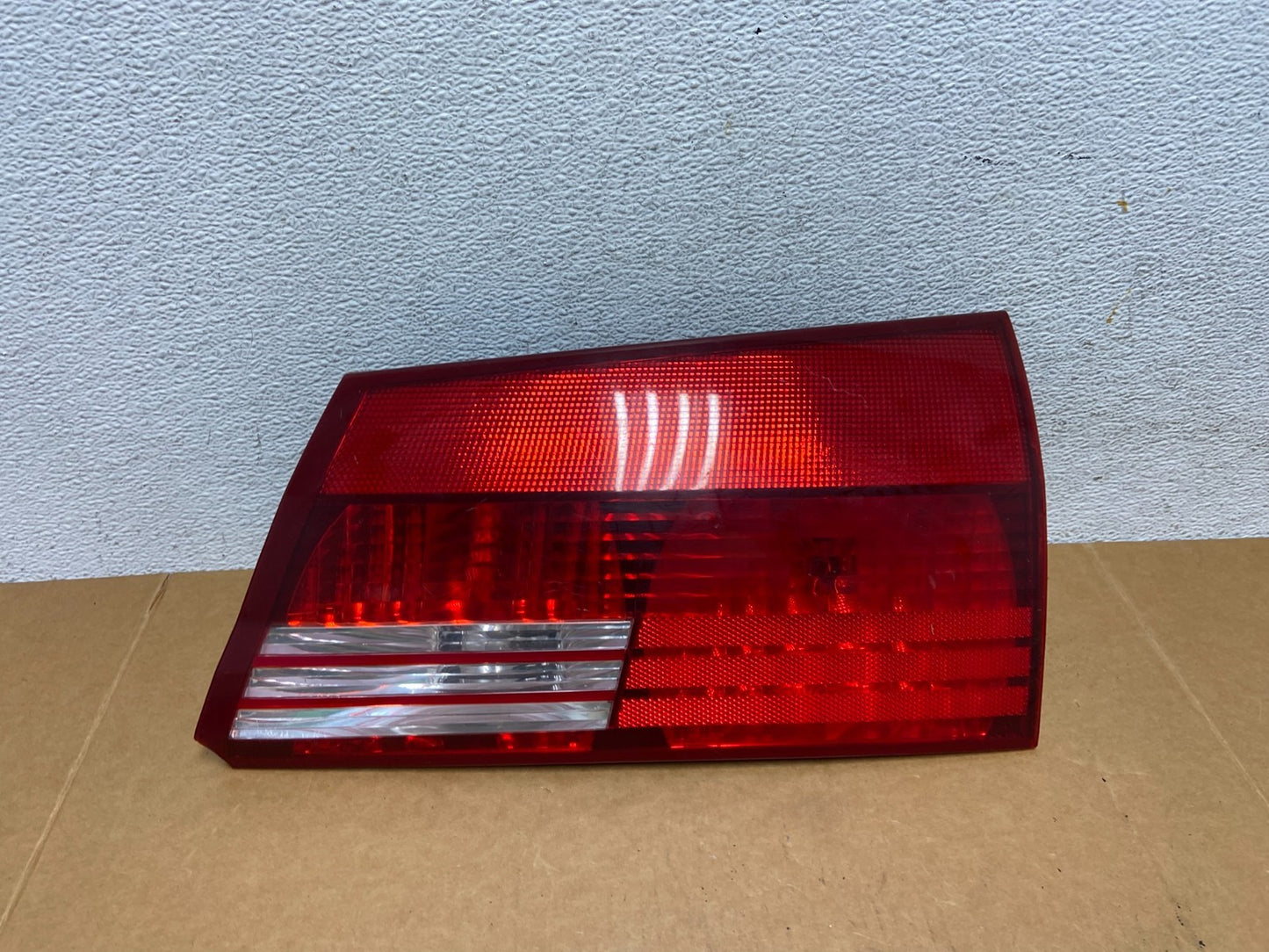 2004-2005 Toyota Sienna Right Passenger RH Side Inner Tail Light AD8921 DW0