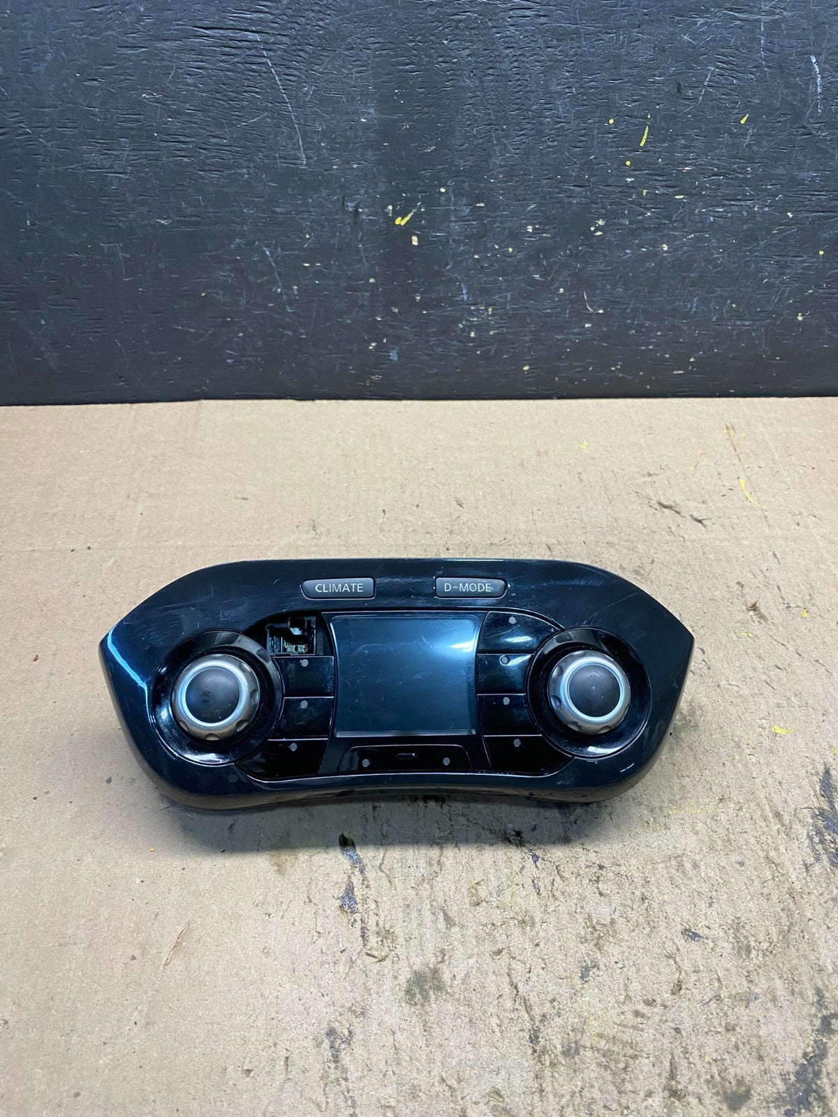 2011 to 2014 Nissan Juke  A/C Temperature Climate Control Panel OEM R8631 DG0
