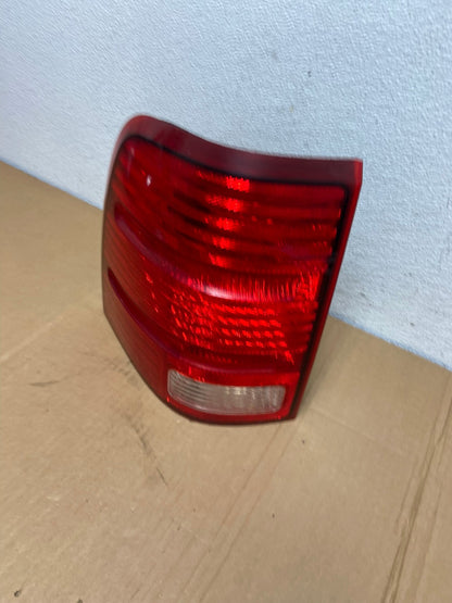 2002 to 2005 Ford Explorer Left Driver Lh Side Tail light AC7456 LK1