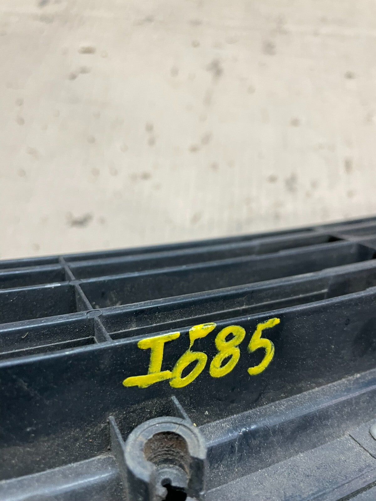 1991 to 1995 Acura Legend Sedan 4Door Front Upper Grill Grille i7685 DG10