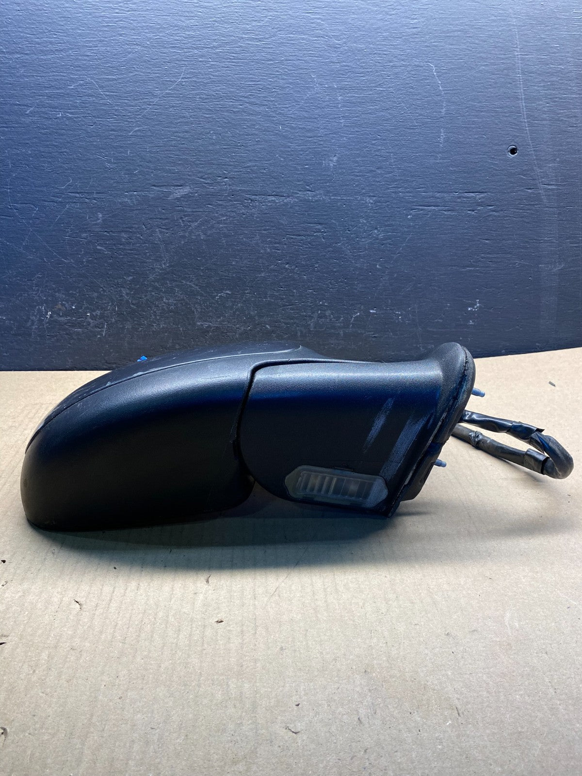 2003-2006 Chevrolet Avalanche Right Passenger Turn Sgn View Door Mirror ac88513