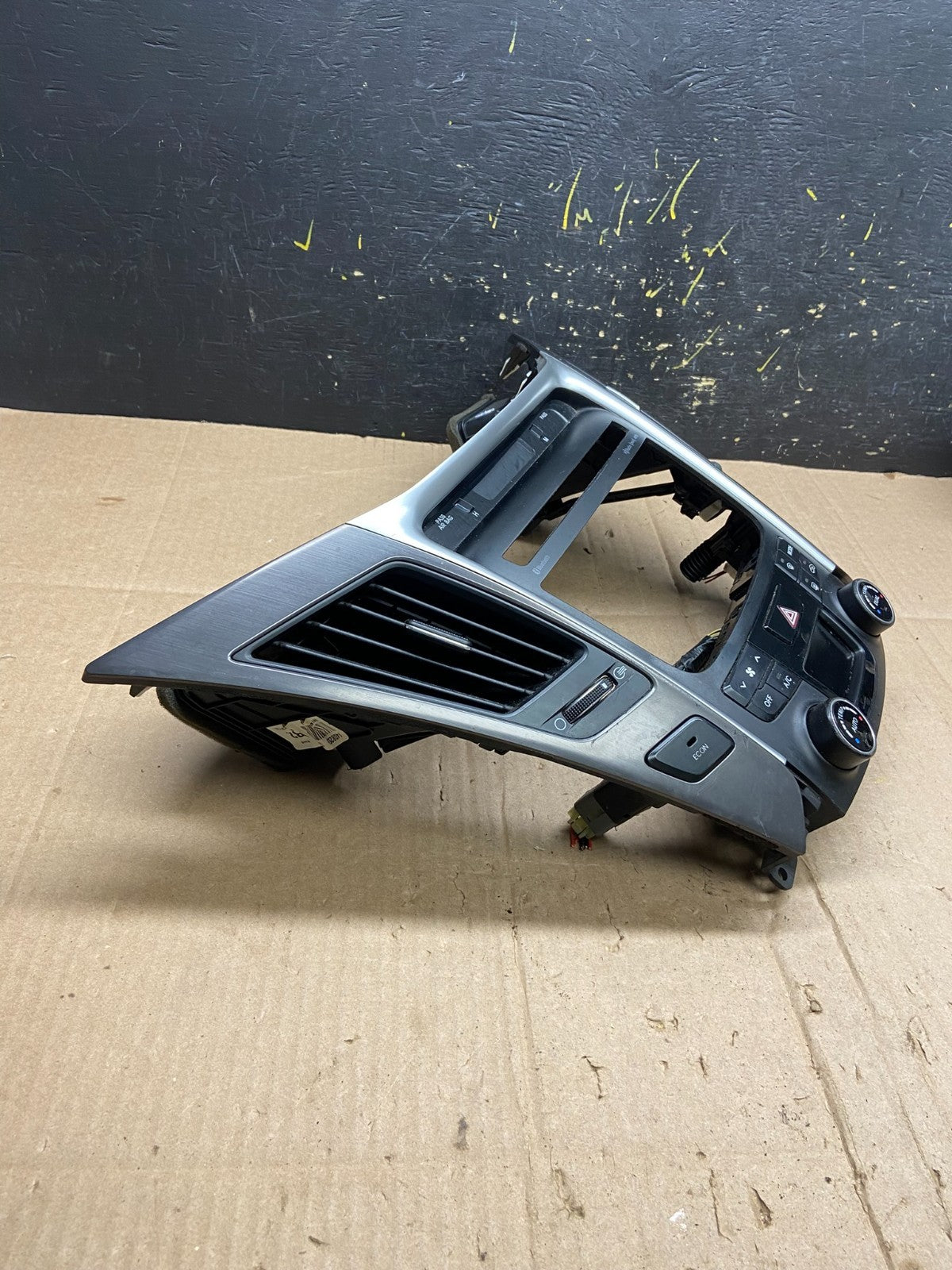 2011 - 2014 Hyundai Sonata Center Radio Climate Control Air Vent Bezel AA4789 DG1