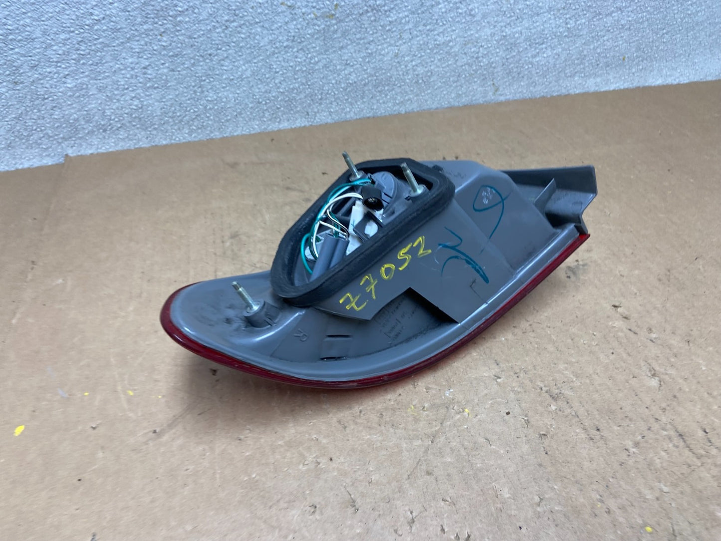 1998 1999 2000 Toyota Corolla Right Passenger Side Tail light OEM Z7052 DW5