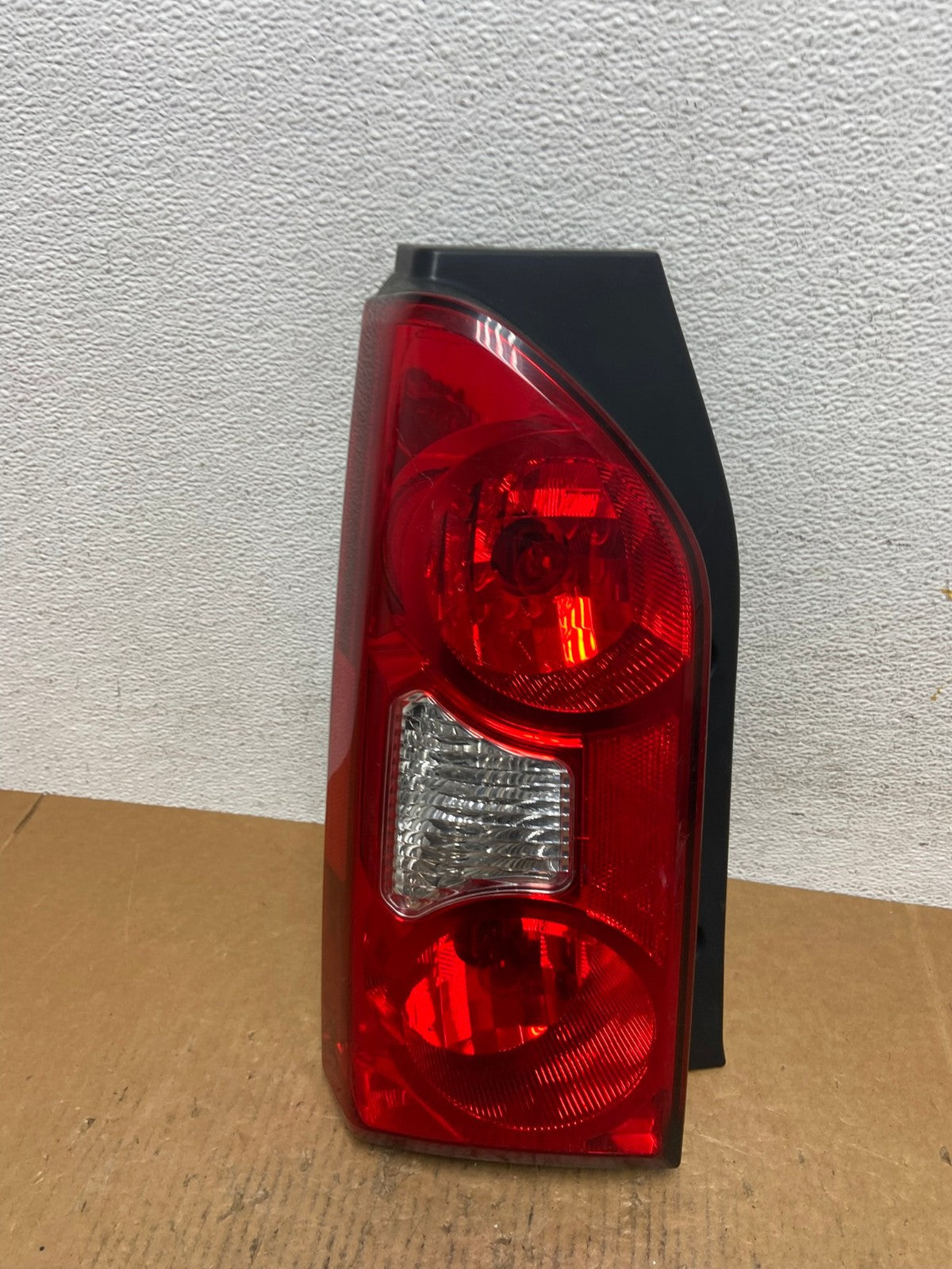 2005 to 2015 Nissan Xterra Tail light Left Driver Lh Side AE1478 LK0
