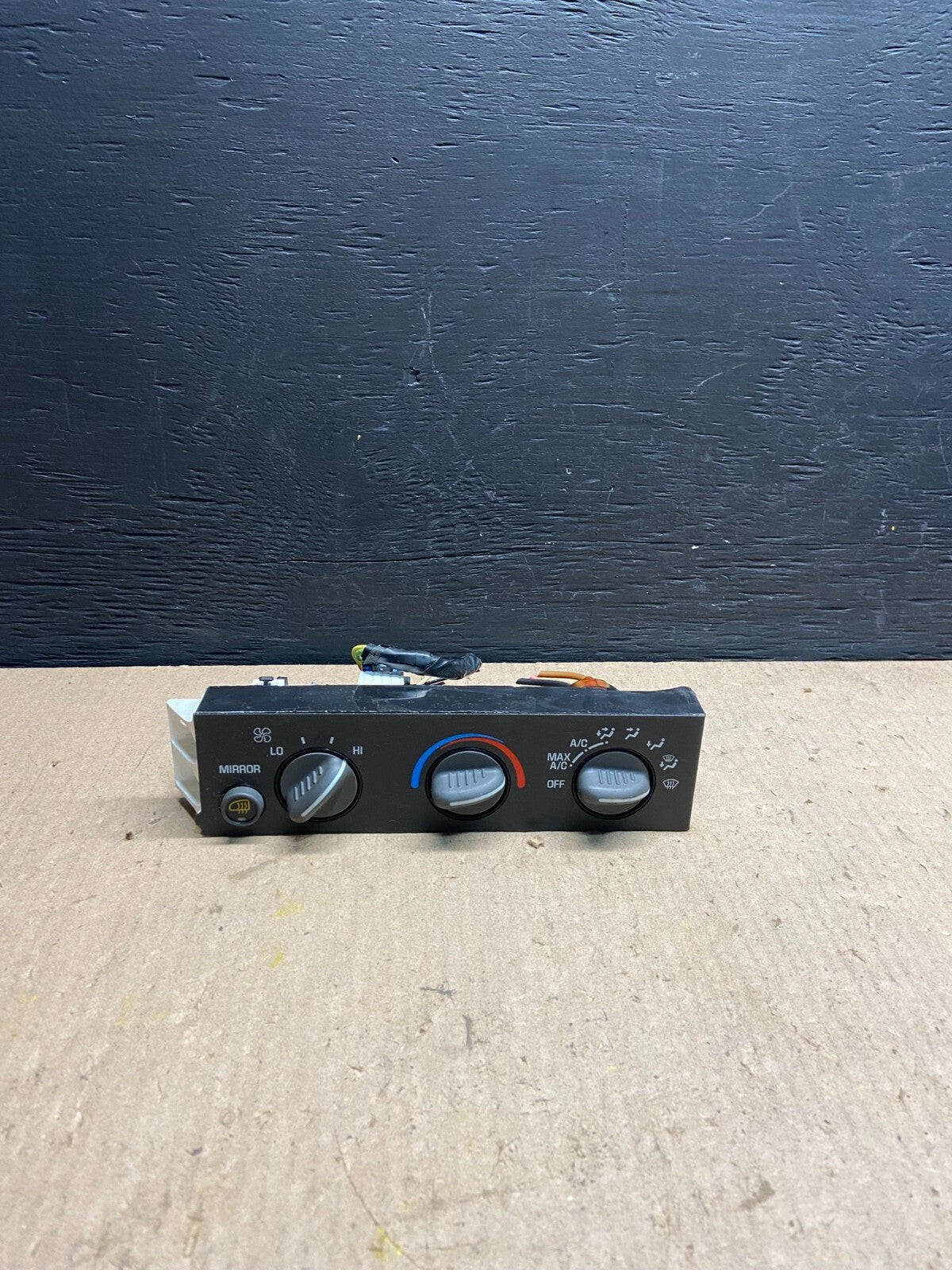 2001 - 2007 GMC Chevrolet Express 1500 Climate Control A/C F0628 DG10