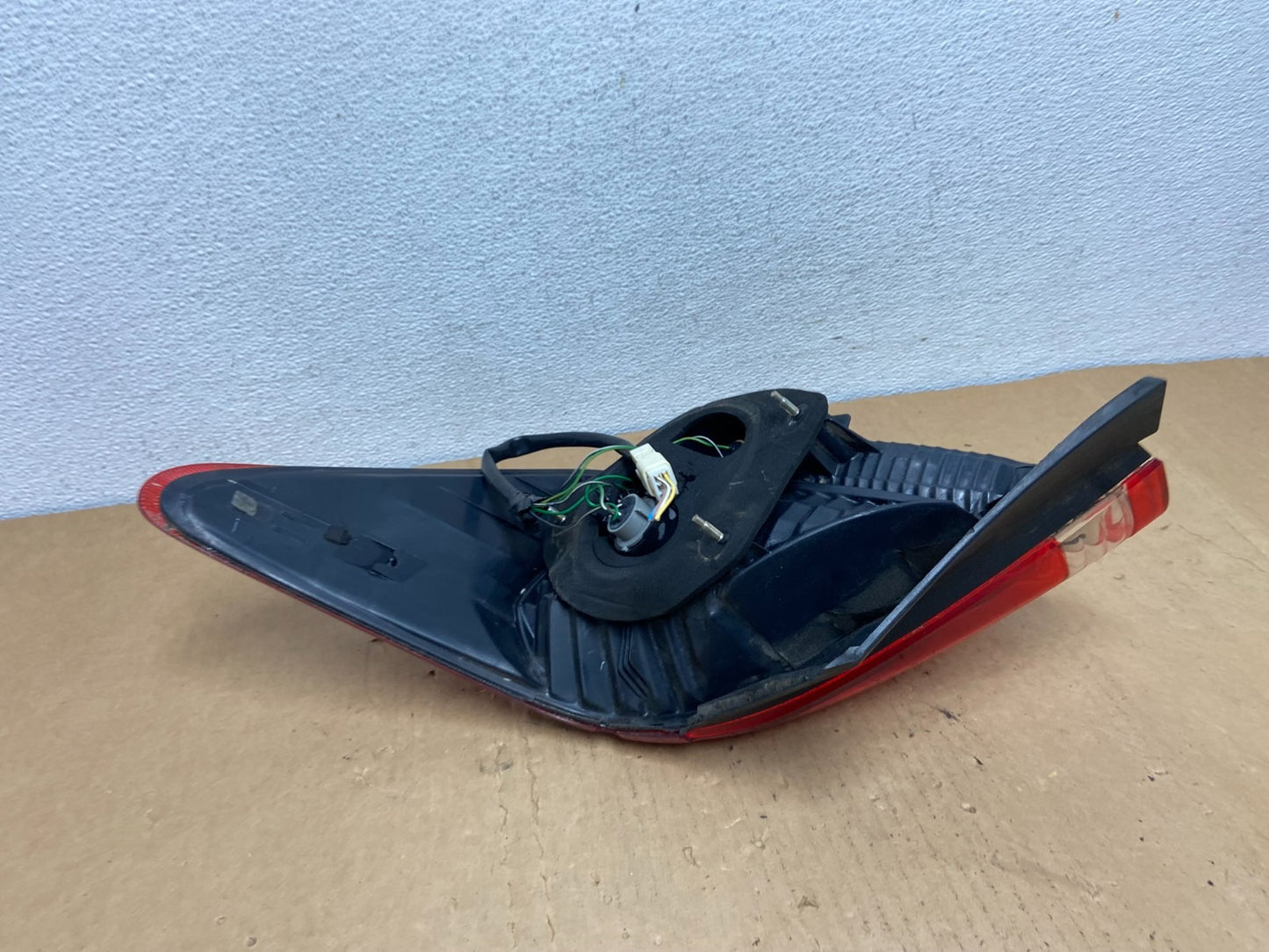 2005-2010 Toyota Avalon Left Driver Lh Side Tail Light AC8510 DW7