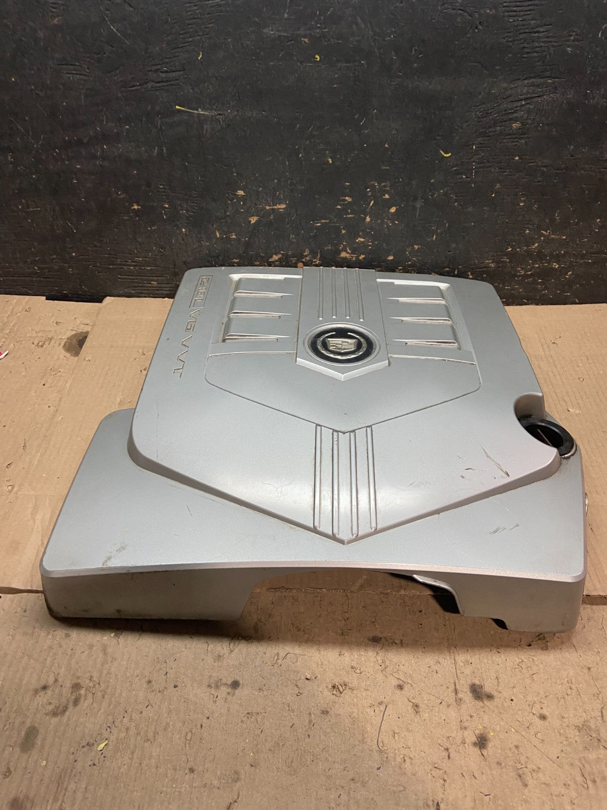 2004 to 2007  Cadillac CTS 2.8L Plastic Engine Cover Shield OEM x7676 DG0