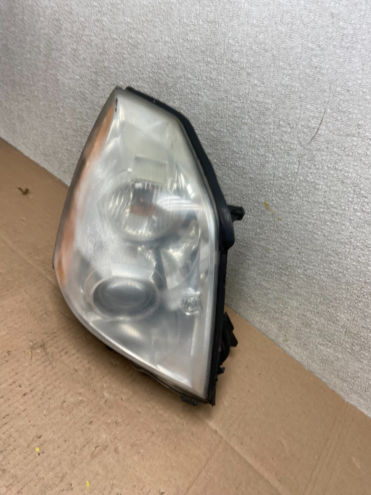 2006 to 2011 Cadillac DTS Right Passenger RH Side Xenon Hid Headlight OEM Y25611