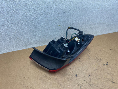 2010 to 2012 Hyundai Santa Fe Right Passenger RH Tail Light OEM S7639 DW6