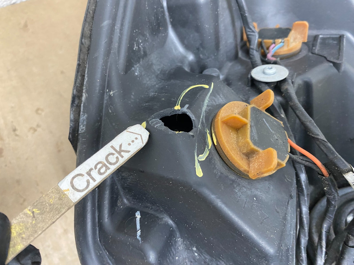 2006 to 2008 Buick Lucerne Left Driver LH Side Halogen Headlight AH6620 DW5